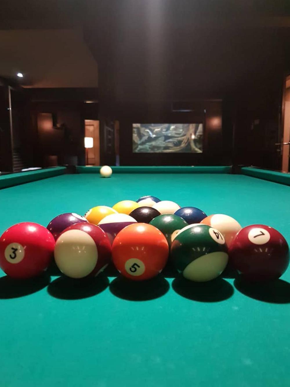 30a Medan With Pool Table