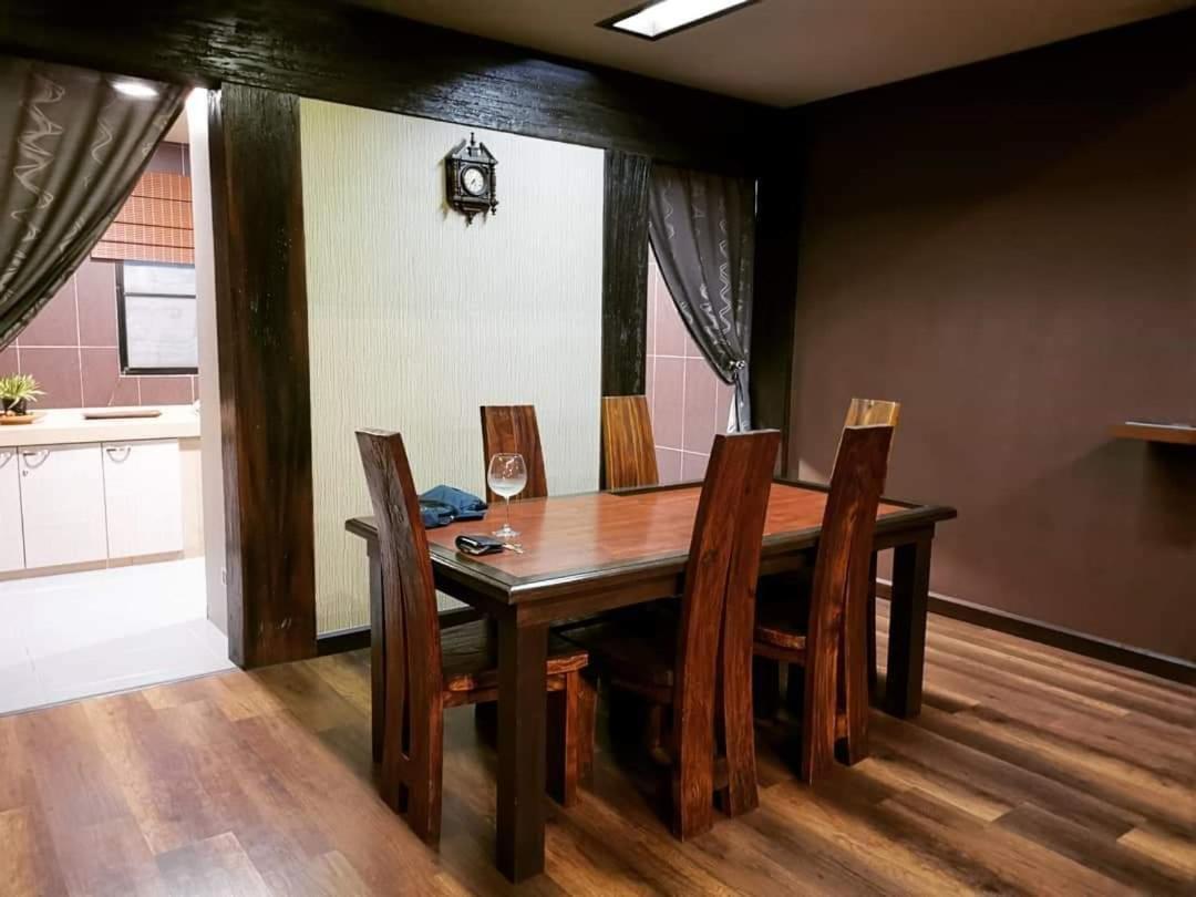30a Medan With Pool Table