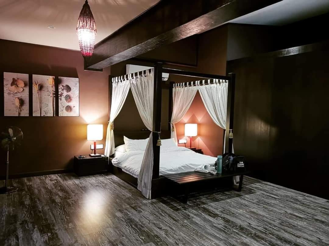 30a Medan With Pool Table Homestay *